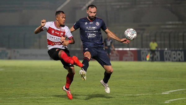 Arema FC vs Madura United
