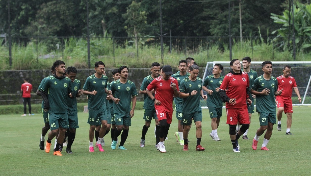 Latihan PSS Sleman sebelum lawan PSBS Biak