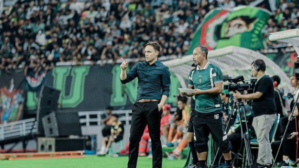 Persija Jakarta Vs Persebaya Surabaya