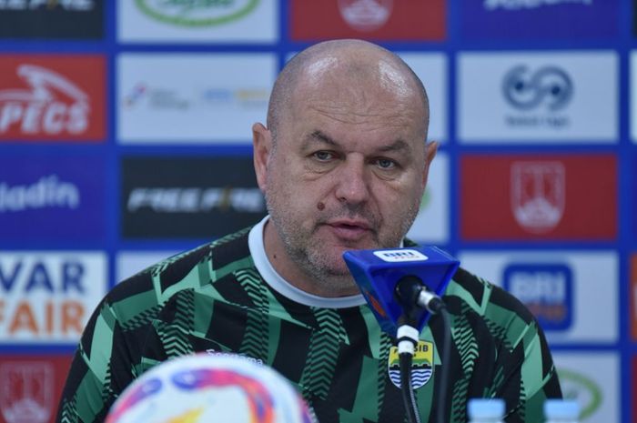 pelatih persib bandung bojan hodak